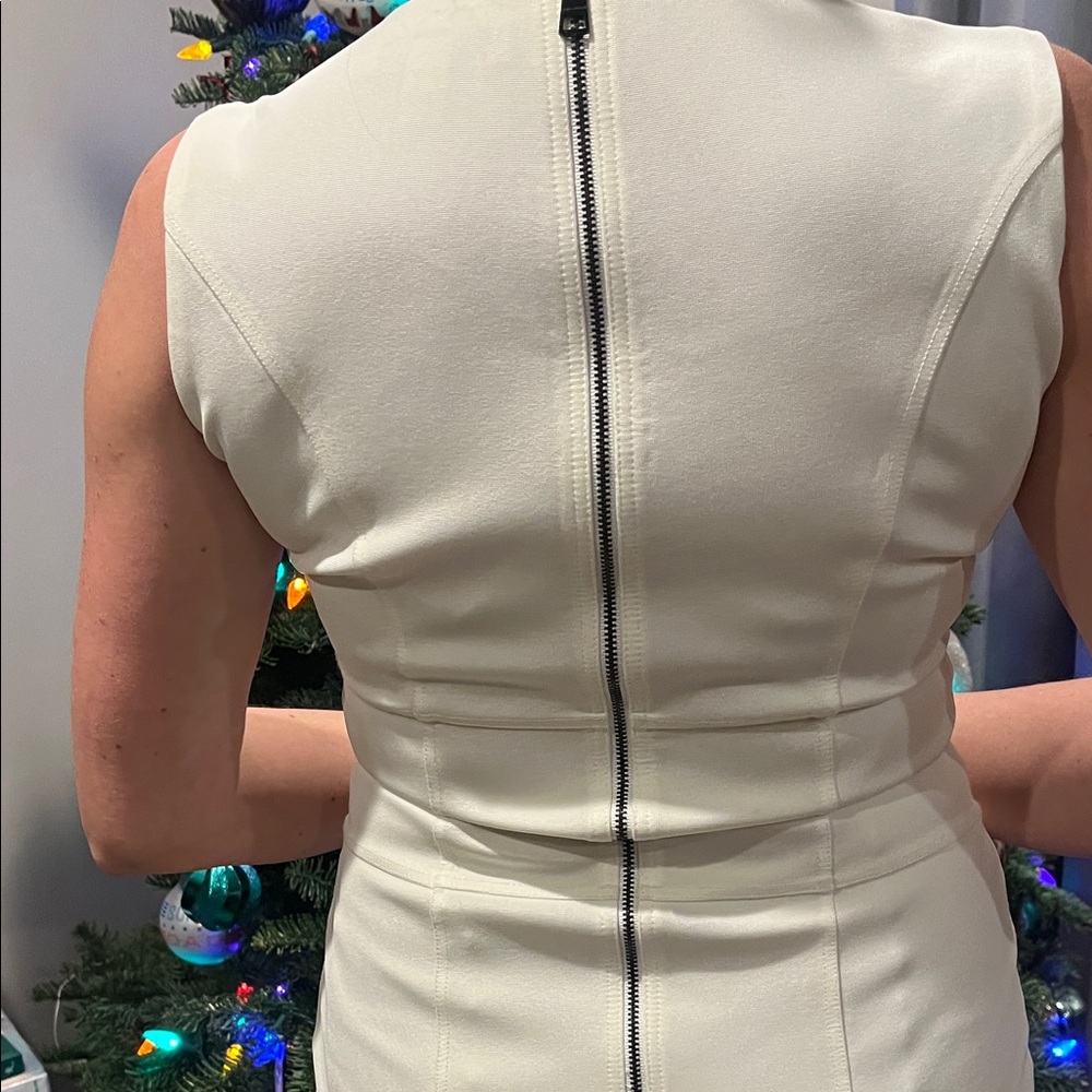 Burberry White Dress with Black Trim - Picture 6 of 16